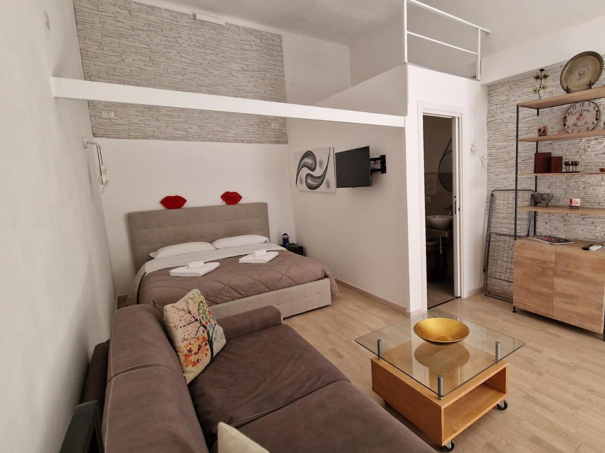 4 Via Valona - Executive Luxury Apartment Bari Exterior foto