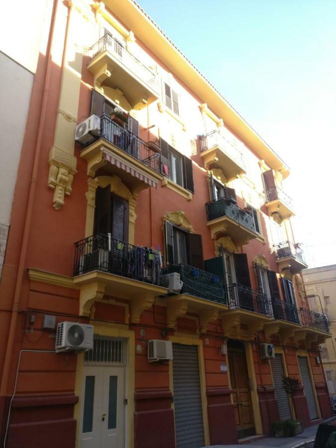 4 Via Valona - Executive Luxury Apartment Bari Exterior foto